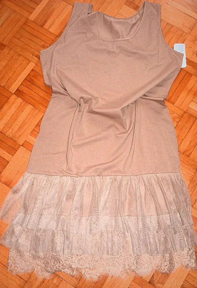 Made in Italy Sommer Volant Spitze Kleid Gr. 40/ 42 beige/caramel