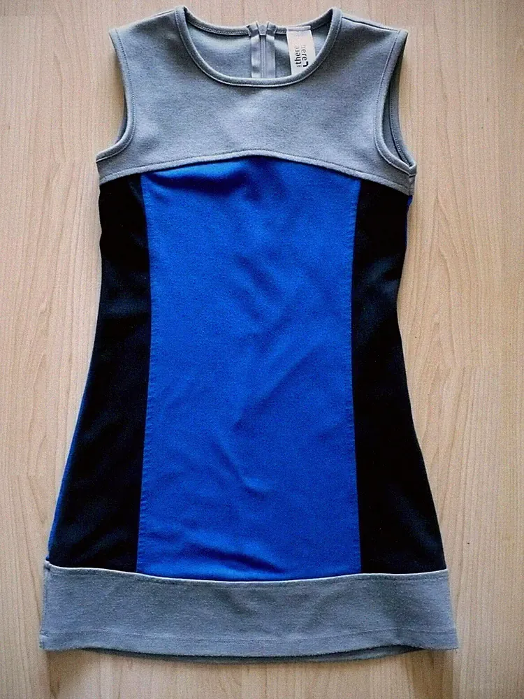 Mädchen Kleid, Etuikleid, ärmellos, grau-blau-schwarz, Größe 134, here+there