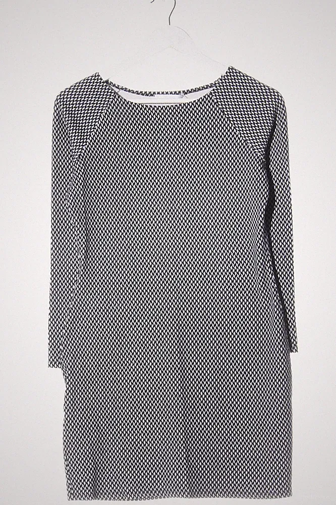 MANGO A-Linien Kleid grafisch locker Mini schwarz weiß Gr. 38