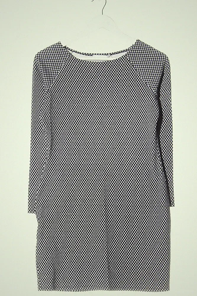 MANGO A-Linien Kleid grafisch locker Mini schwarz weiß Gr. 38