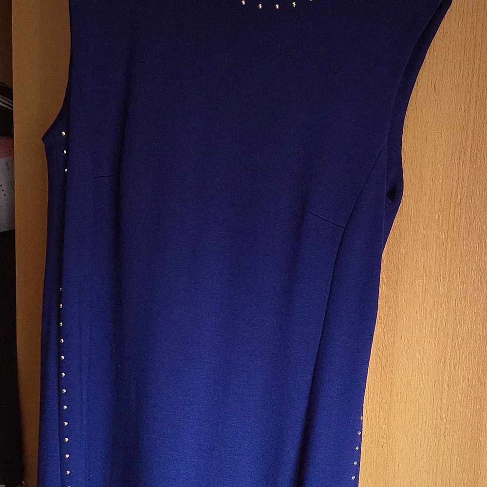 Marc Cain Etuikleid Damen blau Jersey ärmellos Strass Rundhals RV knielang