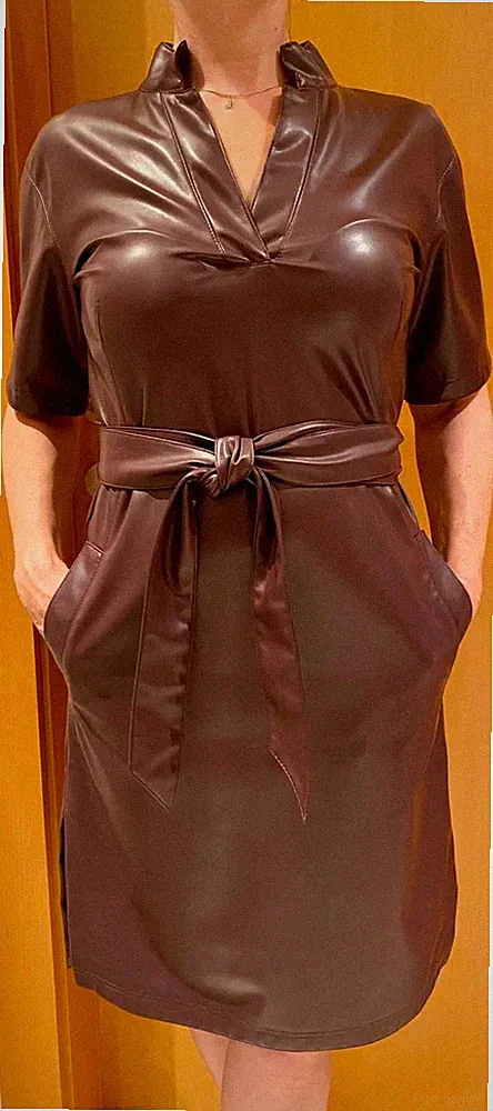 Marc Cain Kleid N1 XS 34 Bordeaux Lederoptik Faux Leather Dress Gürtel
