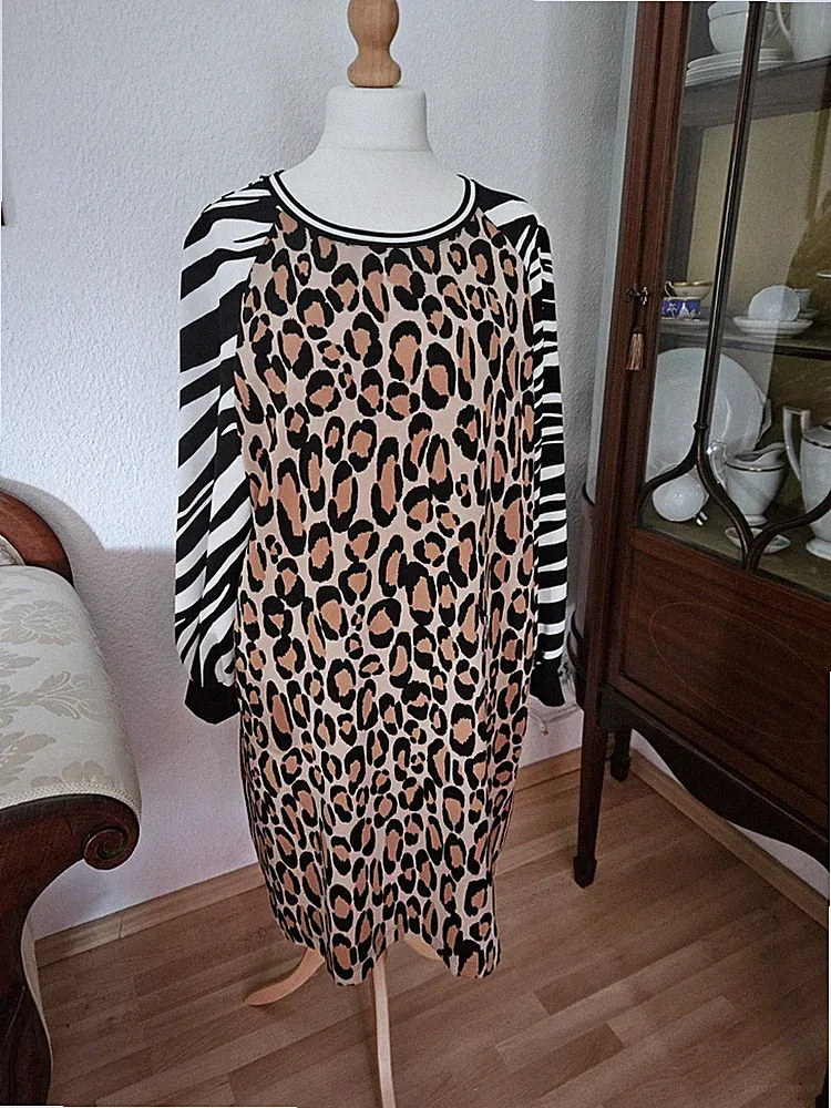 Marc Cain Sports Kleid N6 (44-46) Animal Muster neuwertig
