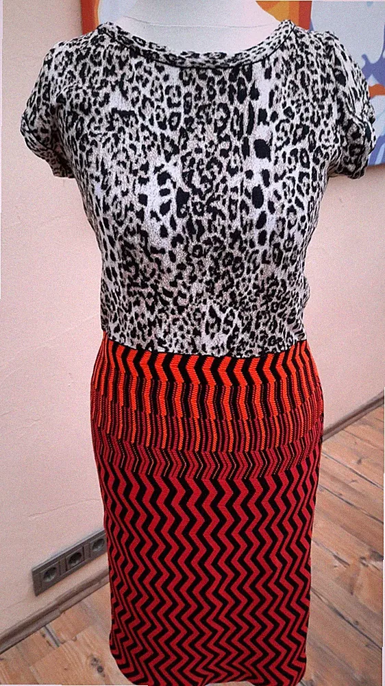 MARC CAIN - WUNDERSCHÖNES STRICKKLEID - MUSTERMIX - LEO - GR. N2 - TOP