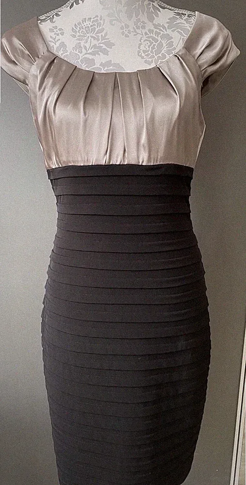 Mariposa Etuikleid Gr. 38 schwarz/beige Satin knielang U-Ausschnitt
