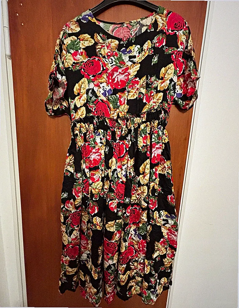 Marks and Spencer Damen Kleid Midi A-Linie Kurzarm Rundhals Blumen XS/S