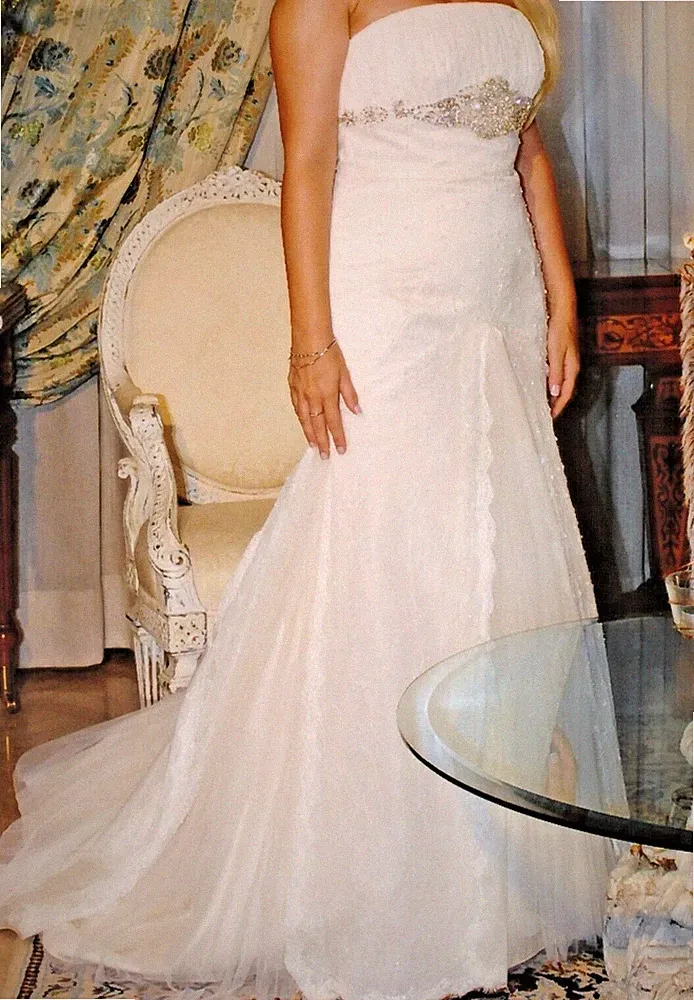 Martha Blanc Brautkleid mit Spitze und Swarovski