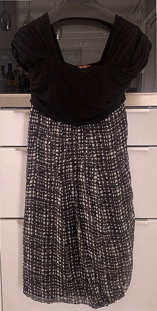 Max Mara Kleid Seide Designer Party federleicht Größe M schwarz Reißverschluss