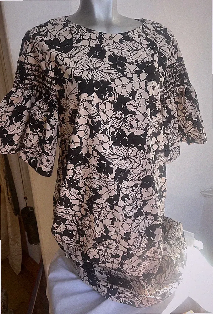 Max Mara Weekend👗Kleid 40 Floral creme schwarz Flatterärmel leger geschnitten