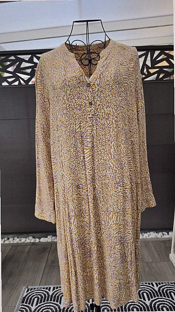 Milano Italy Kleid Damen Gr 38 A-Linie kurz V-Ausschnitt Langarm Tierdruck