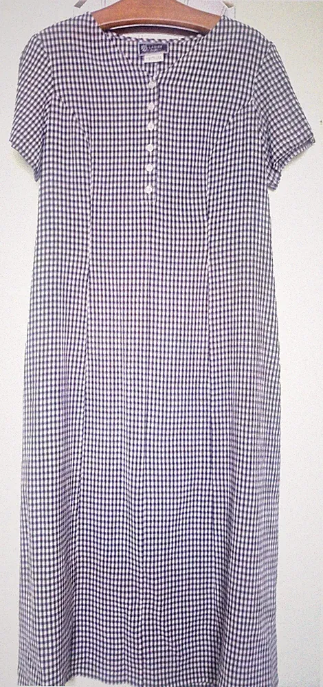 modisches kleid gr. 42 wadenlang knitterfrei 65% polyester neuwertig