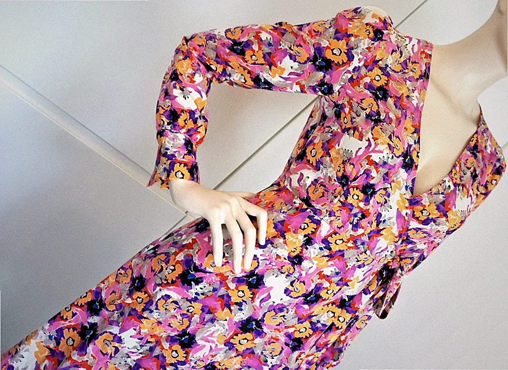 MONKI Damen Kleid Wickelkleid Boho Tunika A Linie Trend Geblümt Gr 38