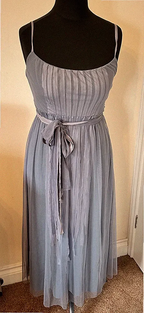 Monsoon Dusty Blue Plissee Chiffon Midikleid Größe 10 Hochzeit Gast Anlass