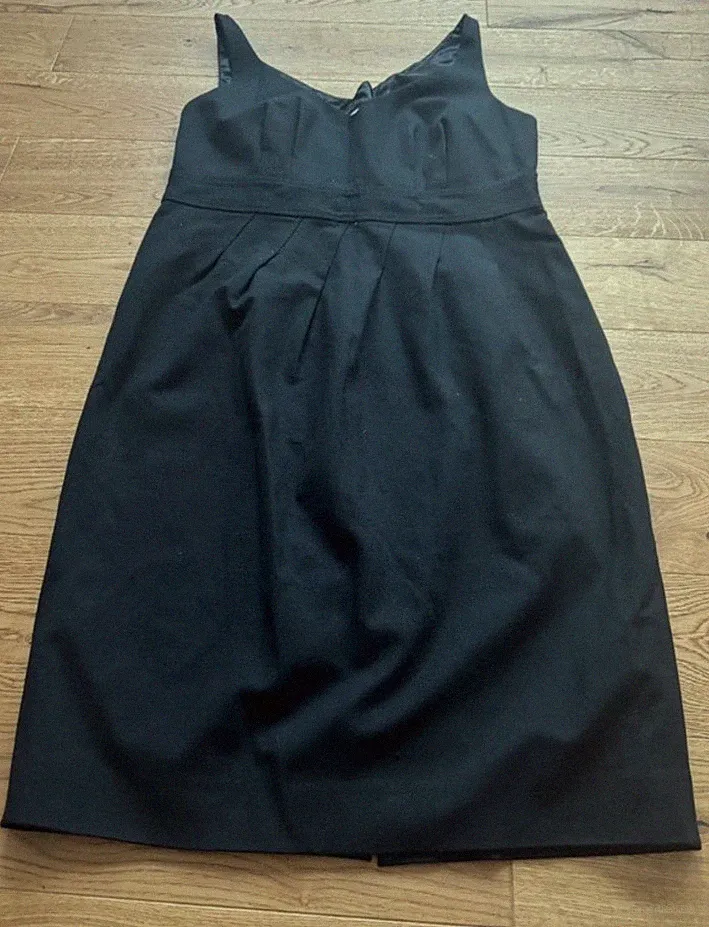 Moschino Cheap and Chic "Kleines Schwarzes" Etuikleid mit Herzausschnitt Vintage