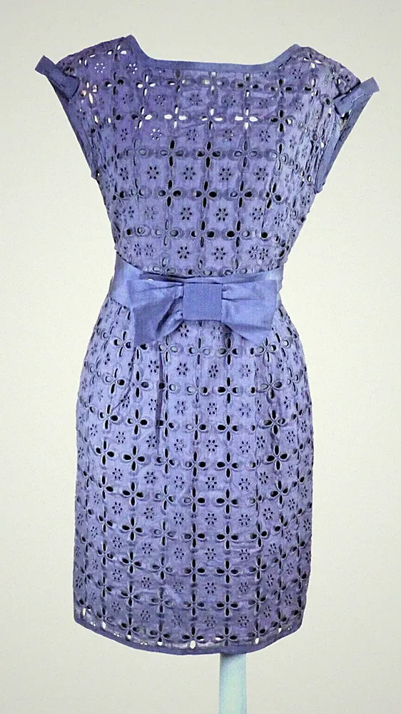 Nanette Lepore Kleid Cutwork Broderie Anglaise marineblau Taille Fliege US 4 UK 8