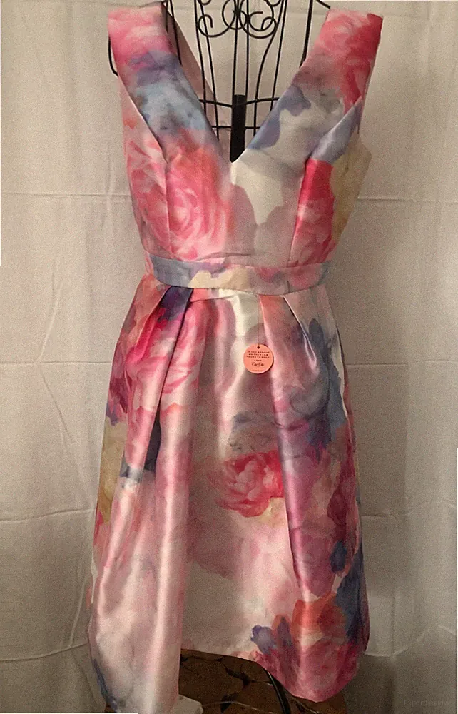 NEU*** Kleid in Gr. 12 (38) von Chi Chi London