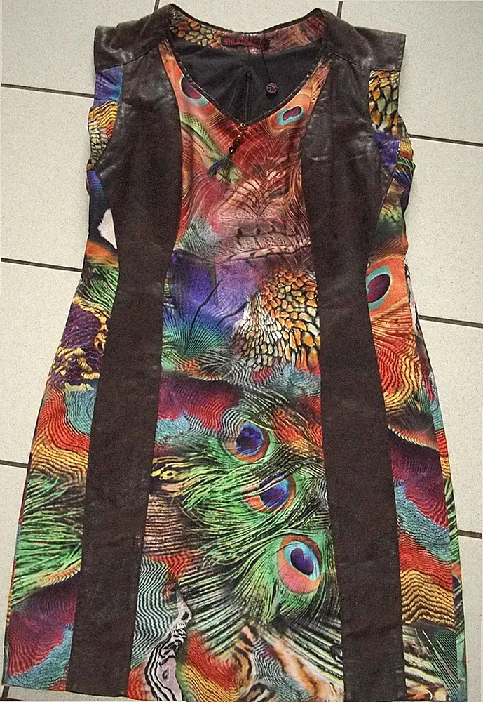 NEU Sommerkleid Etuikleid Gr. M L 40 BUNT Braun Leder-Optik Pfauenfedern apart