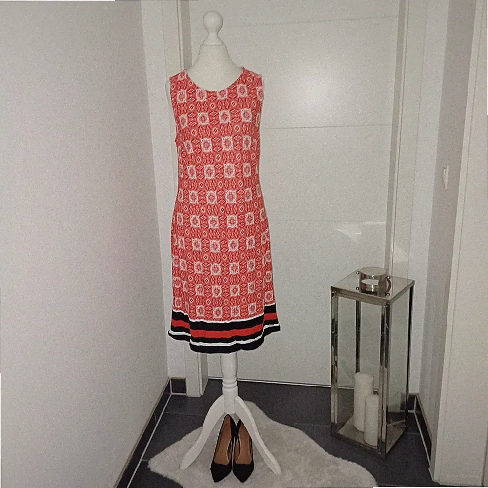 Neu sommerkleid M L 42 44 aniston Paisleymuster knielang Etuikleid viskose Top