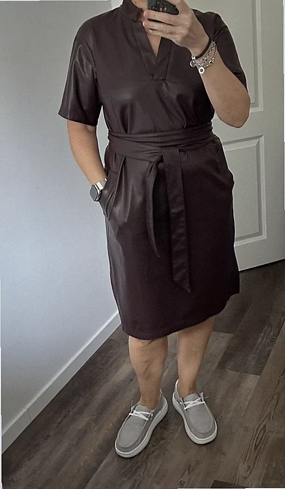 Neuwertige Kleid von Marc Cain in Größe N4. Passt bei Große 38.