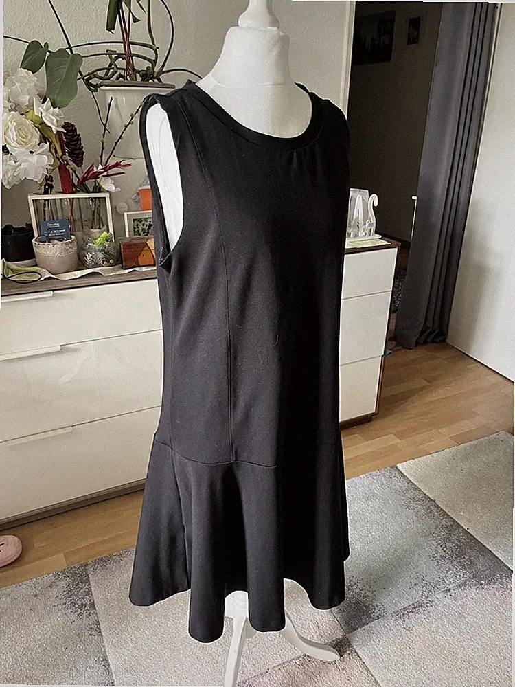 Neuwertiges Kleid Style 50 Jahre Größe 36-40 tragbar Top Look sexy elegant