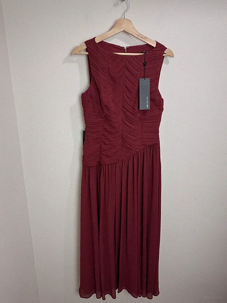 Neuwertiges Samt-Midikleid burgunderrot gerafft Größe 8 Hochzeit Gast Anlass UVP 180 £
