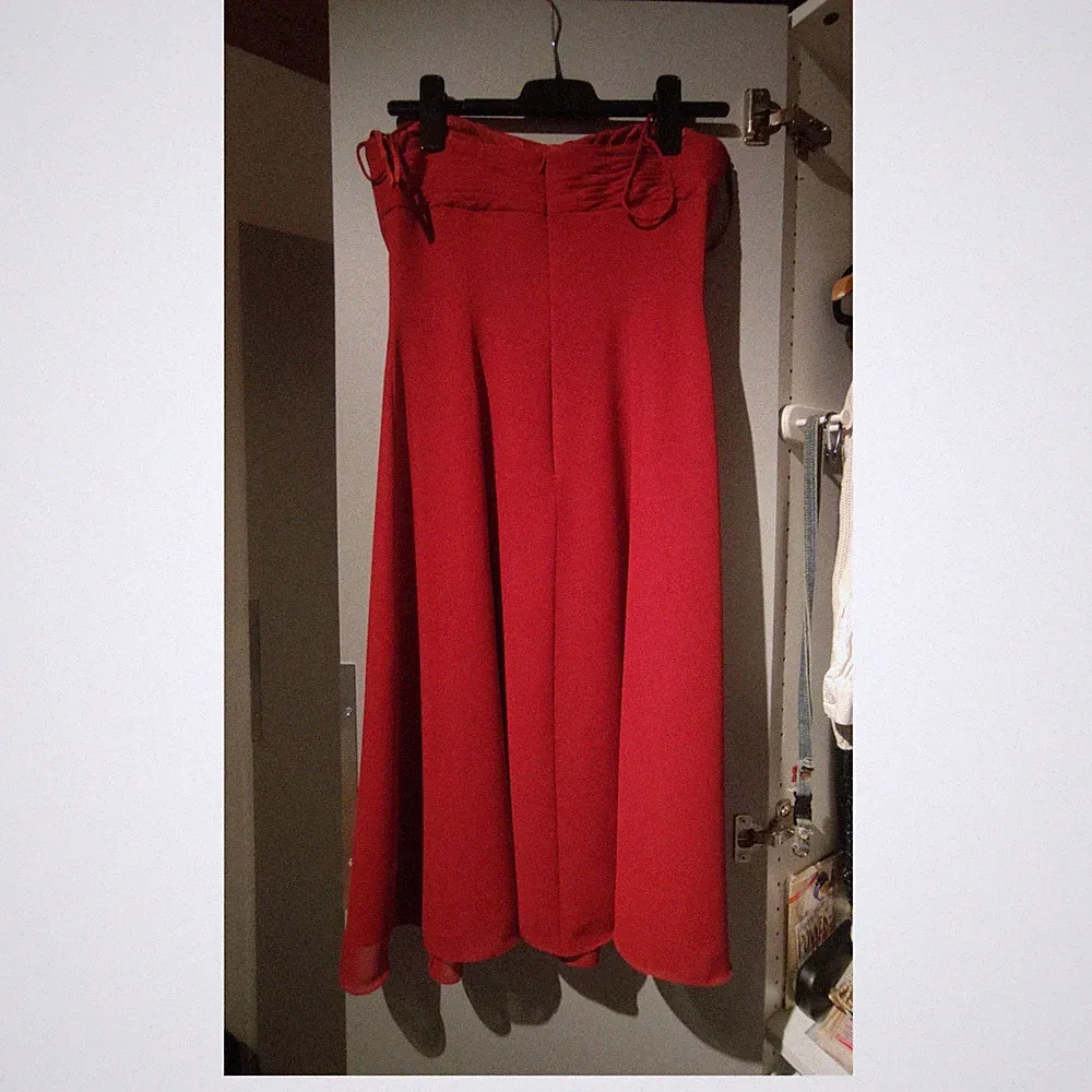 Niente Damen Kleid S Rot trägerlos Herzausschnitt A-Linie Mini Falten RV