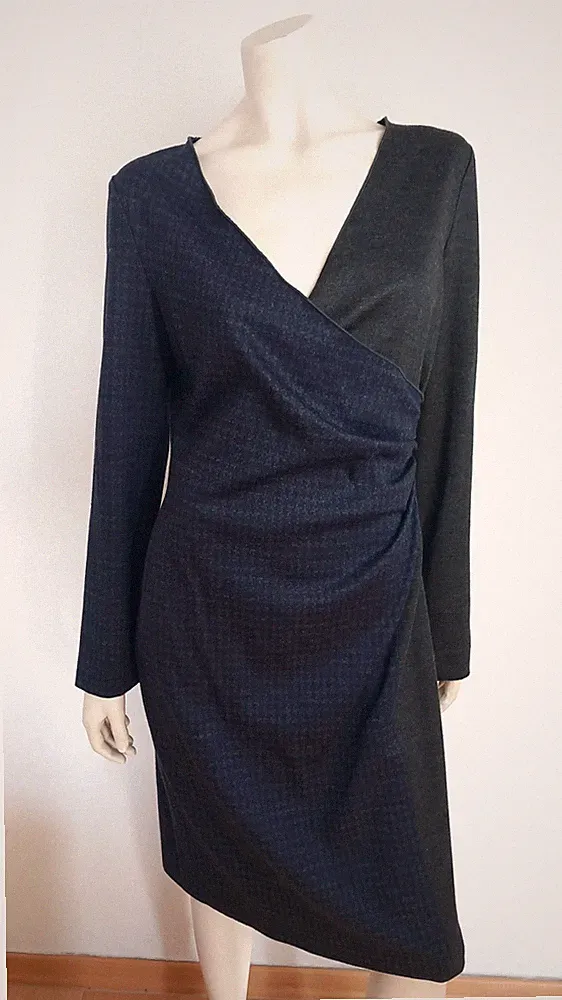 NINA Kleid 46% Wolle V-Ausschnitt Wickelstil grau blau Hahnentritt 38/40 Italy
