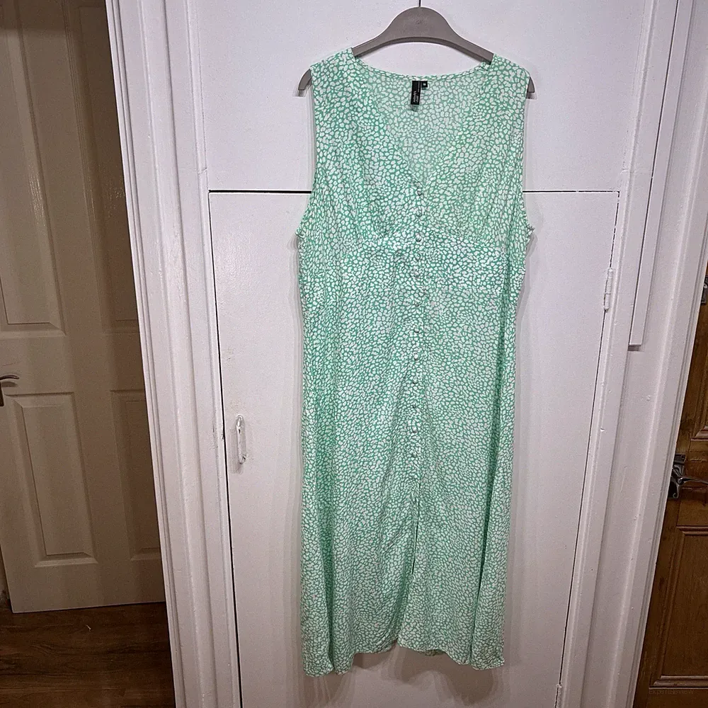 Nobody’s Child Midikleid grün weiß Muster Knopf Sommer Hochzeit Gast UK 18