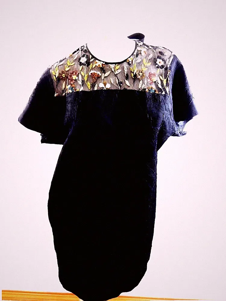 Nwot GILMAR Damen Schwarz Blumenmuster Bestickt Abendkleid Größe 42 It