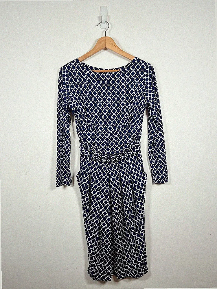 Onjenu Kleid Größe 10 blau weiß gerafft geometrisch Party Hochzeit Gast Anlass