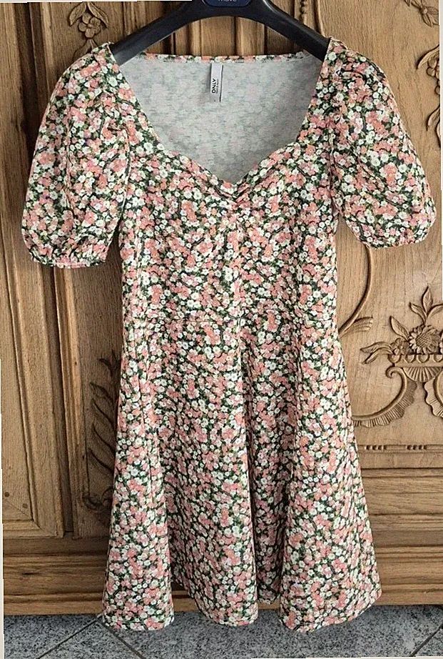 ONLY Minikleid Gr. S A-Linie Rosé-weiß-grün-geblümt Neu