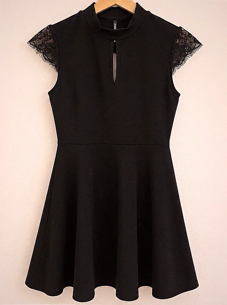 ONLY schwarzes Kleid mit Spitze | neu mit Etikett | elegant | A-Linie