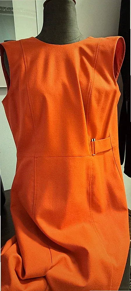 Original BOSS Kleid, 38, Schurwolle, vollgefüttert, aus erster Hand