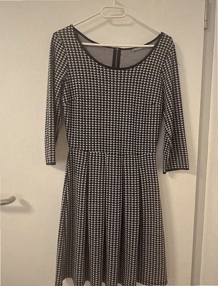ORSAY Damen Kleid M schwarz/weiß Hahnentritt A-Linie kurz 3/4 Arm Taschen