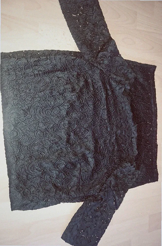 ORSAY Etuikleid Schwarz Gr. 38 Kurz Carmen-Ausschnitt Halbarm Spitze