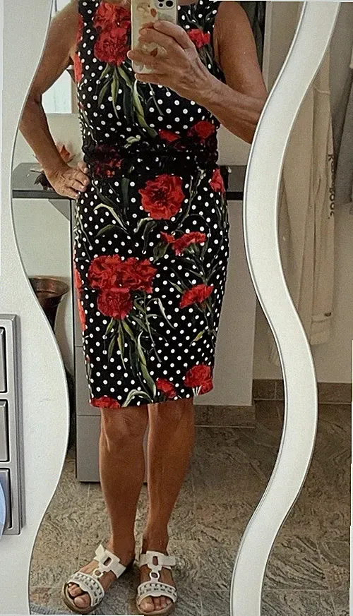 PAPER DOLLS Etuikleid schwarz-rot gepunktet Blumen Gr. 36/S gefüttert Reißversch