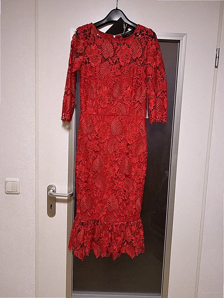 Paper Dolls Spitzenkleid Rot Gr. 36 TALL Neu mit Etikett Midi Etuikleid Festlich