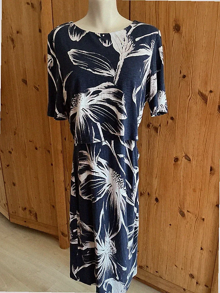 ✦ PHASE EIGHT ✦ Gr. 42 Viskose Damen Kleid / Etuikleid ∞ Raffung