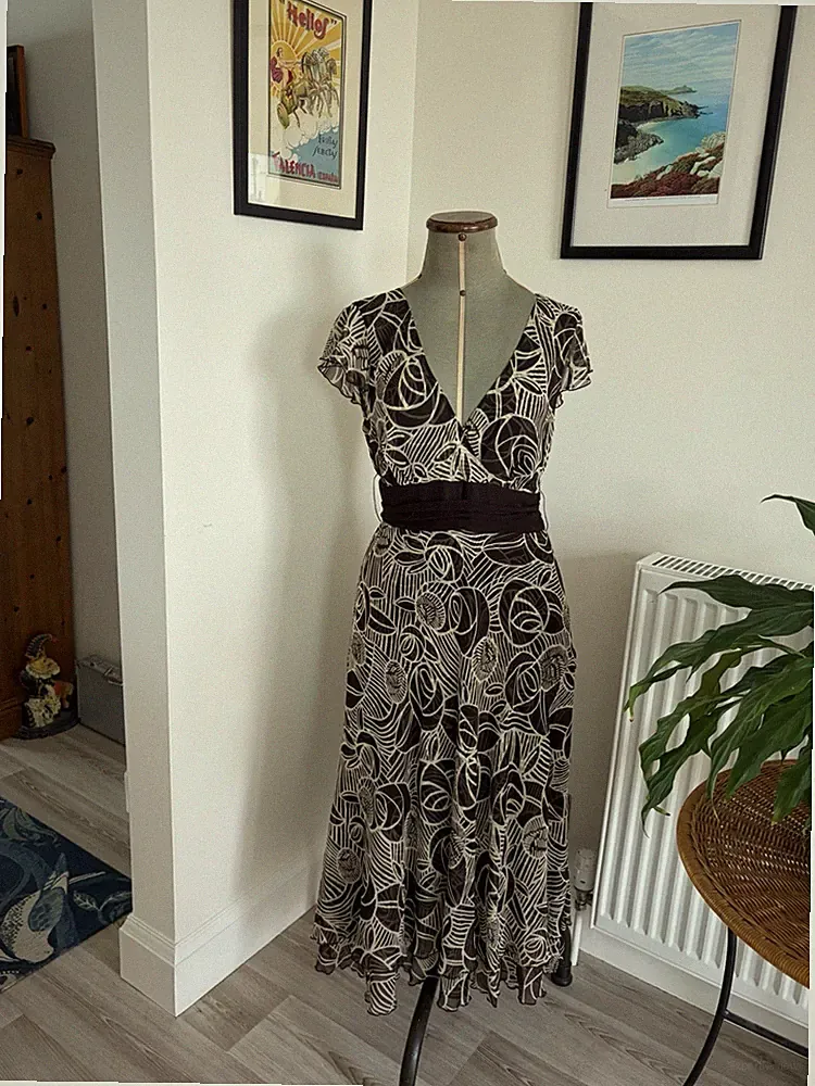 Phase Eight Kleid Gr. UK 12 Blumen Seide Party Hochzeit Gast formell *braun*