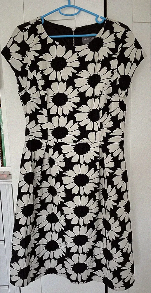 Phase Eight Kleid Größe 40, schwarz-weiß geblümt