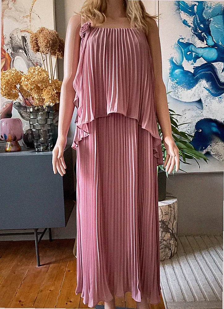 Plissiertes Kleid im Layered-Look mit Spaghettiträgern in Größe 40.