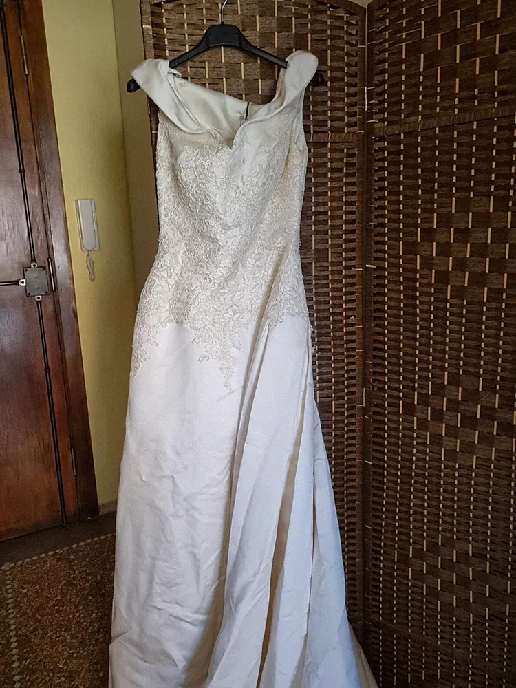 Pronovias Brautkleid Gr. 42 weiß bestickt