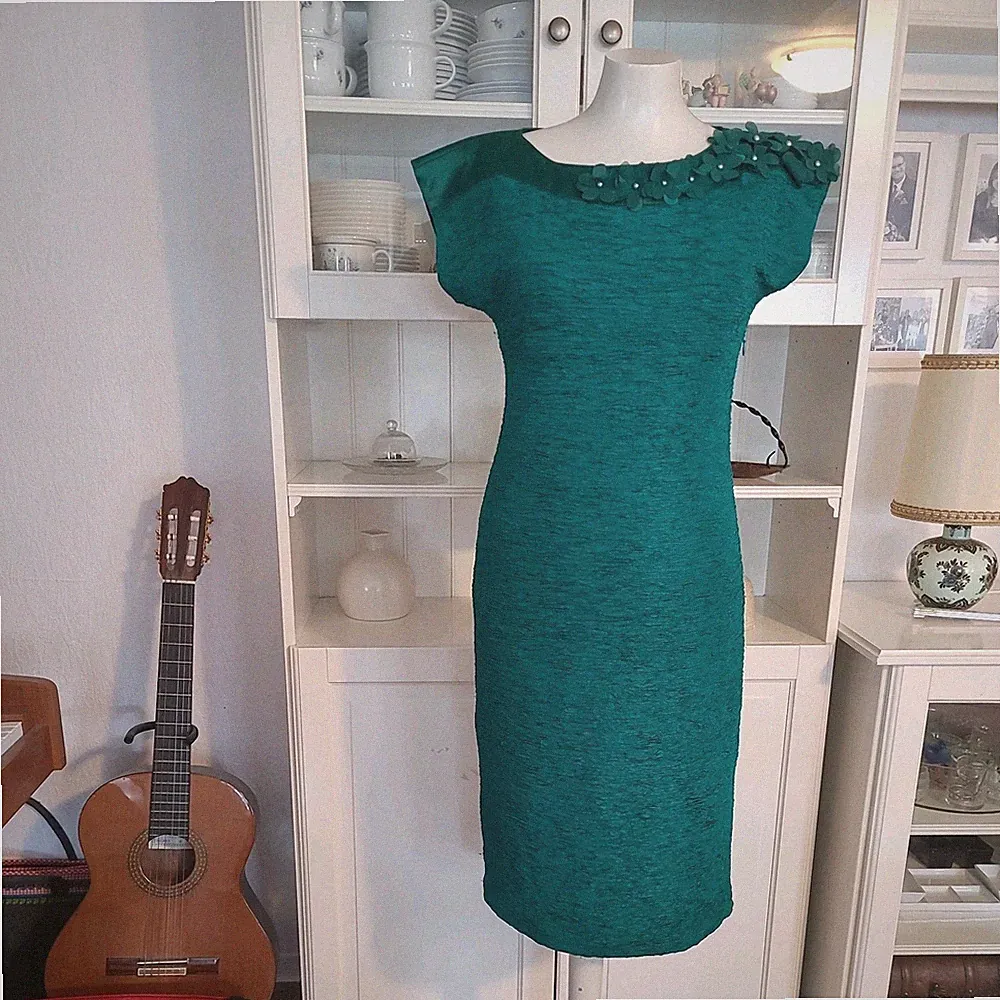 Puane Etuikleid Cocktailkleid, Gr.38/ M, gefüttert, Grün, Blüten, Crashoptik