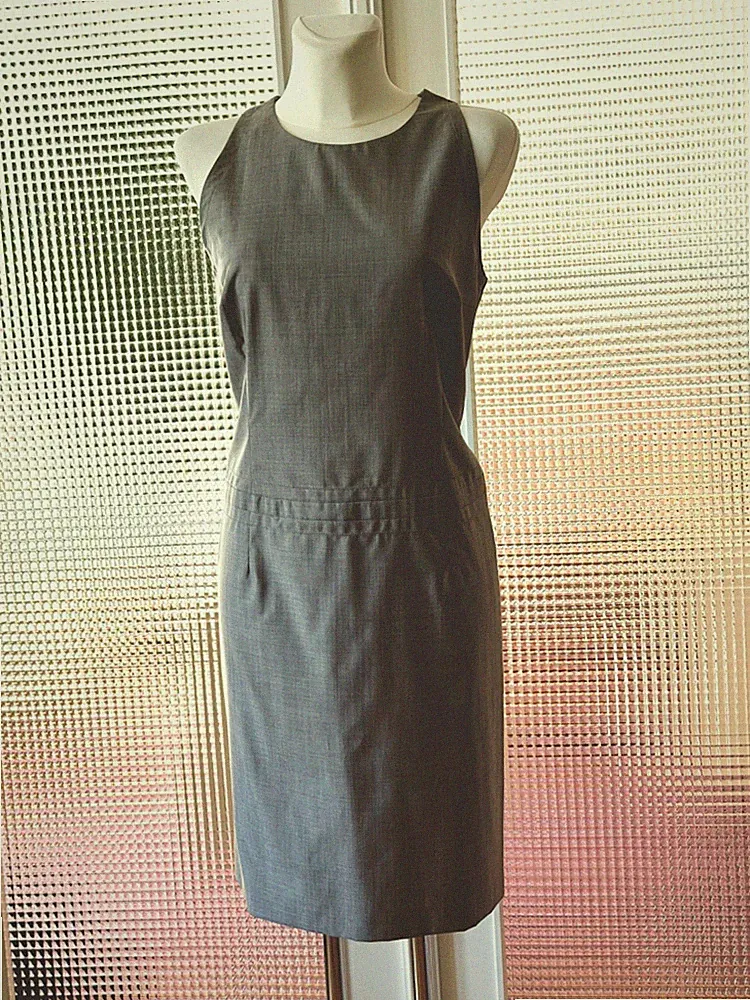 Renè Lezard Etui Kleid silber-grau Gr. 40