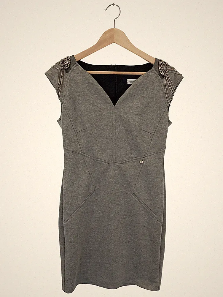 RINASCIMENTO Damen Etuikleid Gr. 40/L Grau Elegant mit Perlen Akzenten