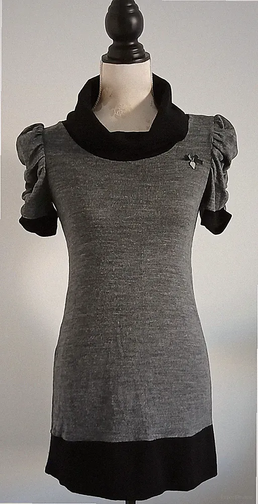 RINASCIMENTO KLEID GR. S STRICK GRAU/ SCHWARZ KURZER ARM MIT RAFFUNG ROLLKRAGEN