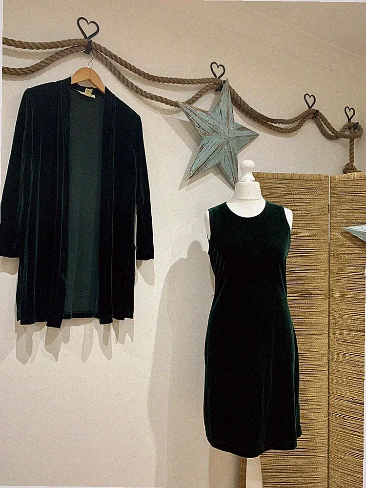 RONNI NICOLE Ouida Vintage dunkelgrün Samt 2-teiliges Kleid Jacke Anzug Set Größe 6