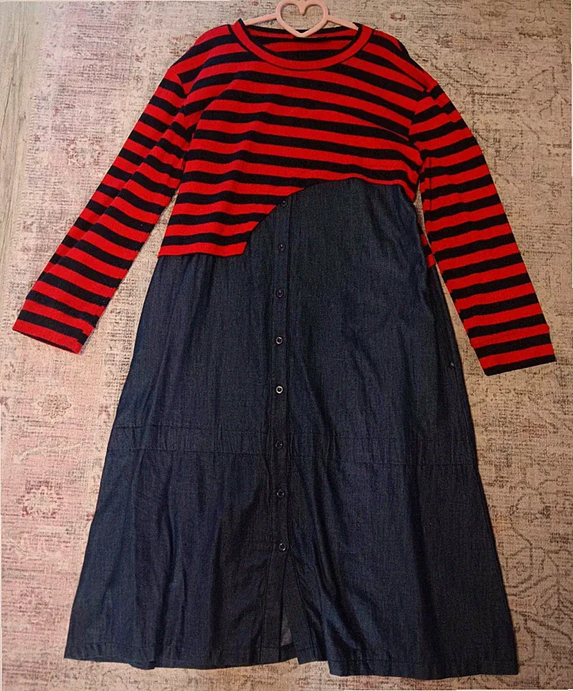 Rot-Schwarz gestreiftes langes Jeans Kleid