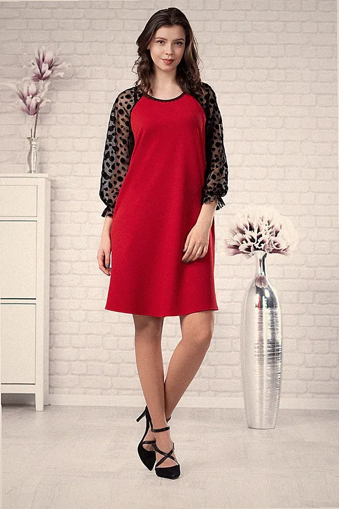 Rotes A-Linien-Kleid mit transparenten Tupfenärmeln – Stil trifft Komfort
