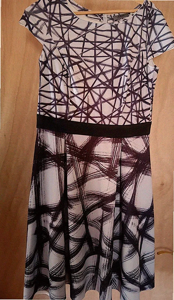 s.Oliver PREMIUM Eleganter Etuikleid mit Grafik-Muster Schwarz-Weiß Gr.36